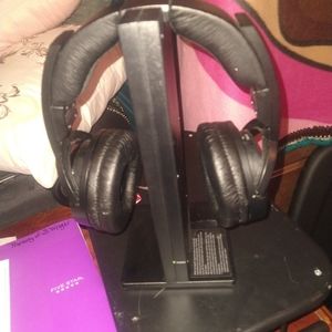 Sony wireless noise cancelling headphones